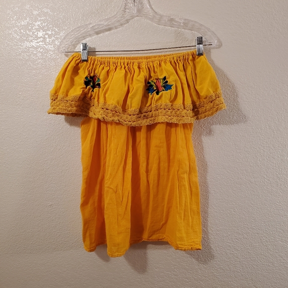 None Tops - 💲🔴 Mexican Embroided Blouse Size Medium/Large